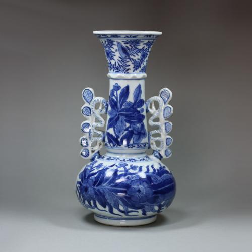 Chinese blue and white Venetian-glass style vase, Kangxi (1662-1722)