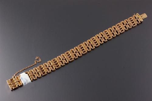 Unusual 15ct gold gate bracelet
