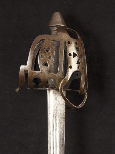 Basket-hilted backsword of the 18th Century Black Watch_a