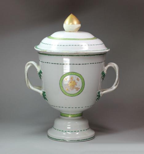 Chinese Loving cup and cover, late Jiaqing, c. 1800-1810