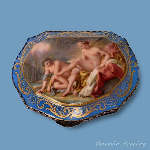 A Highly Decorative and Collectible Meissen Porcelain Box, circa 1880-1900