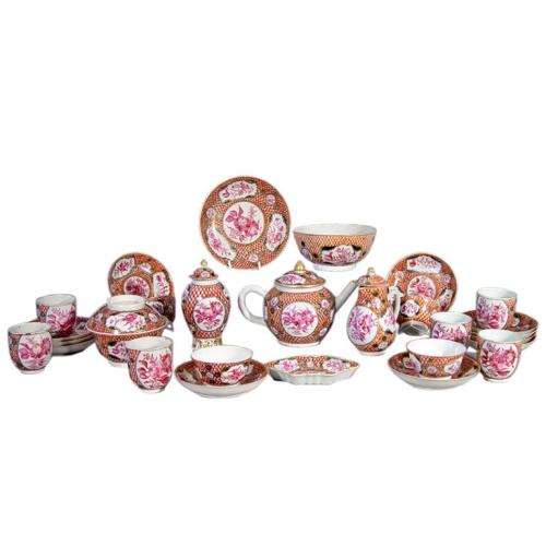 Chinese Export Porcelain Tea Service, Circa 1750-65