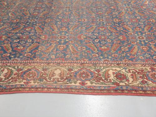 Fine Early Isfahan Carpet