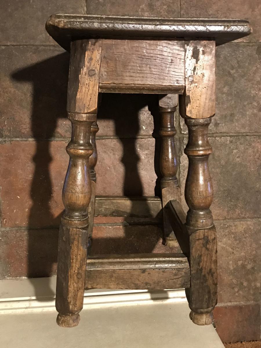 A mid-17th century oak joint stool | BADA