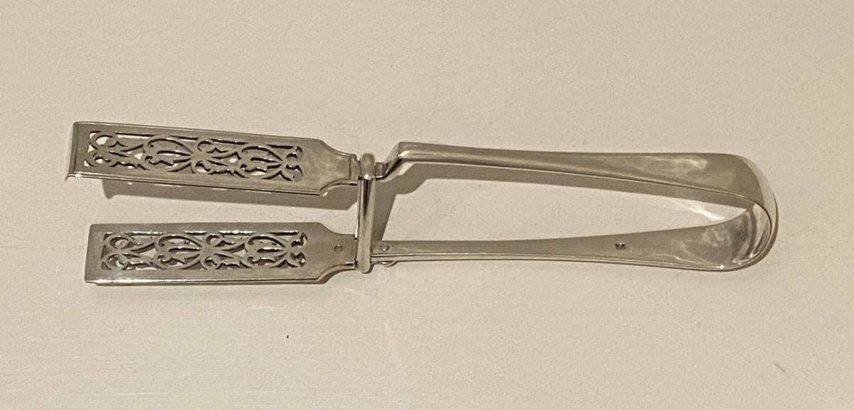 Pair of Antique Silver Old English Pattern Asparagus/Sandwich Tongs 1916 D  and J Wellby of London | BADA