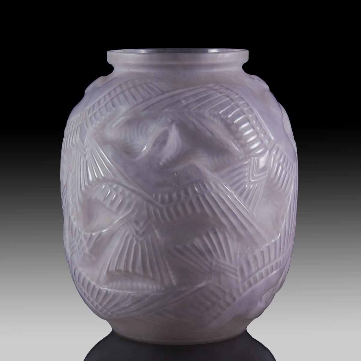Art Deco Cameo Glass Vase "Swallows" by Pierre D'Avesn | BADA
