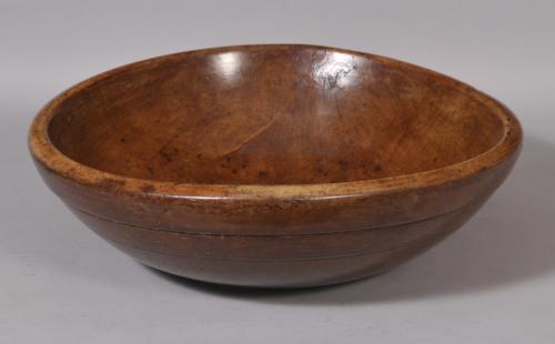 S/2982 Antique Treen 18th Century Fruitwood Mixing Bowl