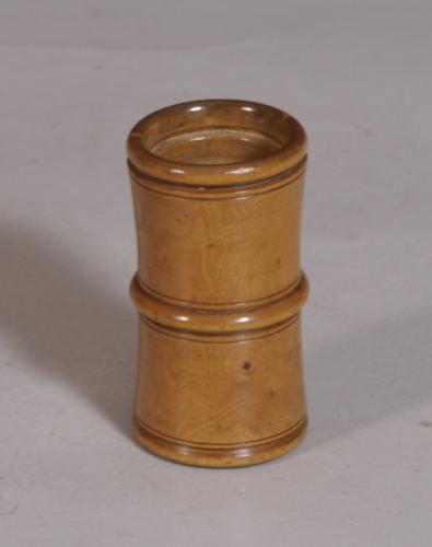 S/3454 Antique Treen 19th Century Boxwood Dice Shaker