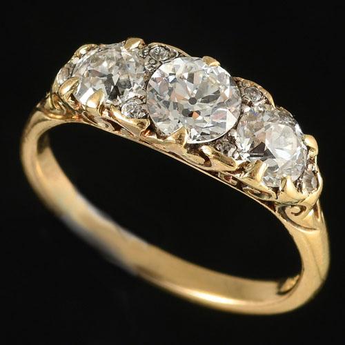 Victorian carved 18ct gold ring