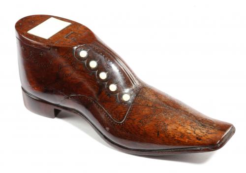 mid 19th Century treen snuff shoe