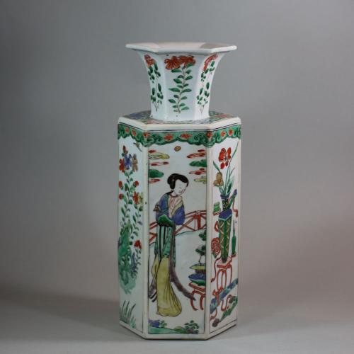 Chinese famille verte hexagonal vase, Kangxi (1662-1722)