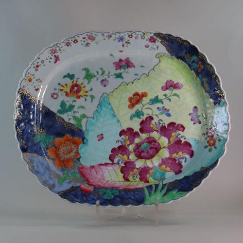 Chinese famille rose tobacco leaf platter, Qianlong (1736-95)