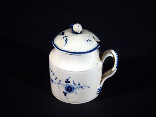French Pottery Pearlware Covered Wet Mustard Pot, Villeroy & Bosh, Luxembourg, Circa 1790-1810