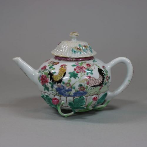 Chinese famille rose teapot and cover, Yongzheng (1723-35)