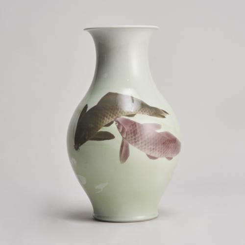 A delightful Japanese vase signed Makuzu Kozan