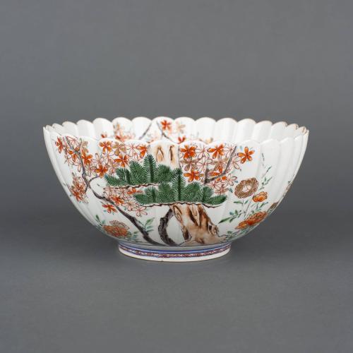 A Japanese Arita porcelain petal shape circular bowl, Circa 1720
