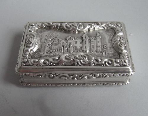 Abbotsford House: A rare George IV Castle Top Snuff Box made in Birmingham in 1827 by Francis Clarke
