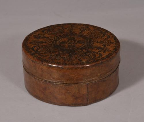 S/4734 Antique 19th Century Leather Collar Box
