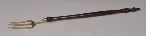 S/5157 Antique Treen Early 19th Century Brass Toasting Fork