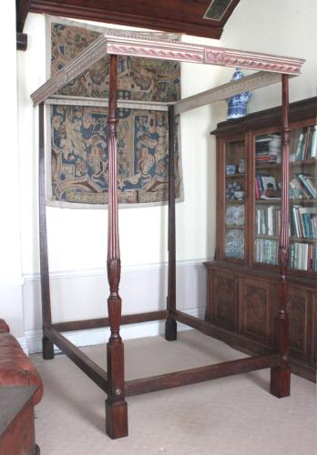 Four poster bed angle