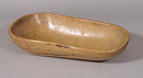 S/5682 Antique Treen Late 19th Century Swedish Food or Fruit Trough