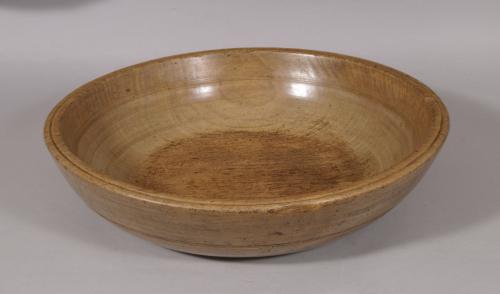 S/5720 Antique Treen 19th Century Sycamore Dairy Bowl