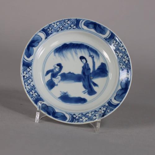 Small Chinese Kangxi blue and white plate