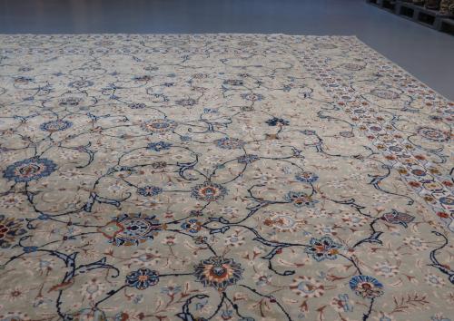 Fine circa 1930s Kashan Carpet
